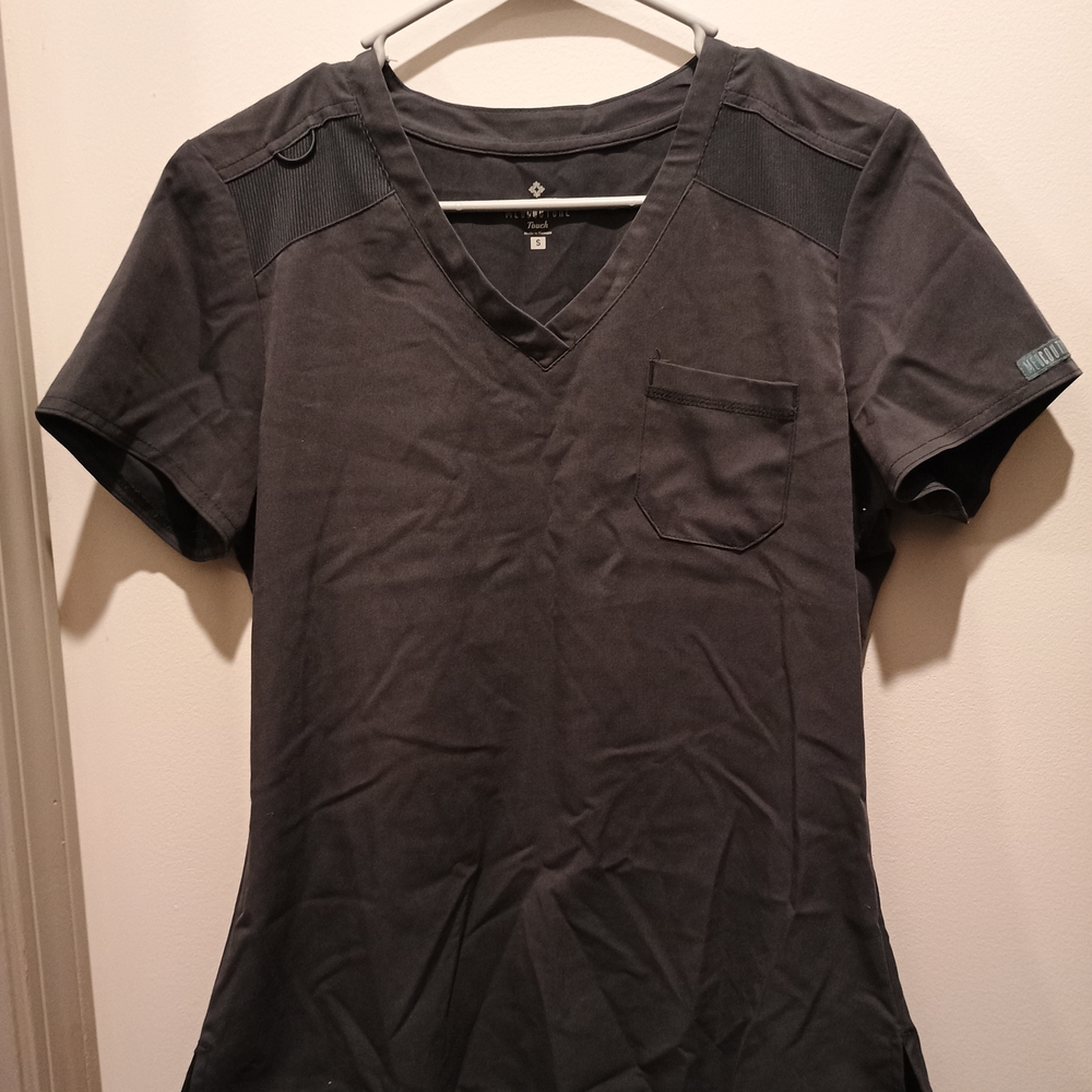 Med Couture Women's V-Neck Scrub Top/Pants - Dark Gray